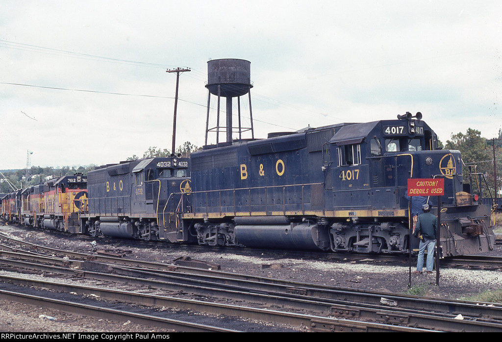 BO 4017 Short term leased to the ATSF during the 1979-1980 time period, where BO 4017 and 4032 was temporarily renumbered to BO 9017 and 9042 to avoid conflicts with ATSFs own locomotive roster. Unit was renumbered back to BO 4017 and 4032 when the lease 